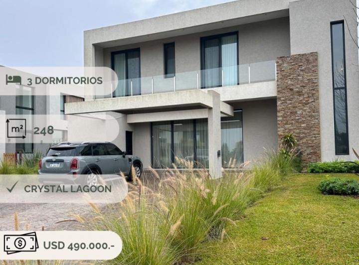 Casa · 220m² · 5 Ambientes · 5 Cocheras