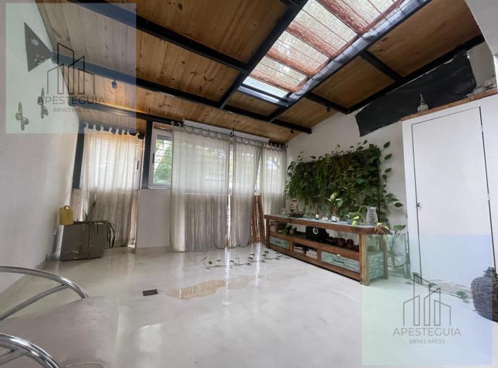 Casa · 320m² · 5 Ambientes · 3 Cocheras