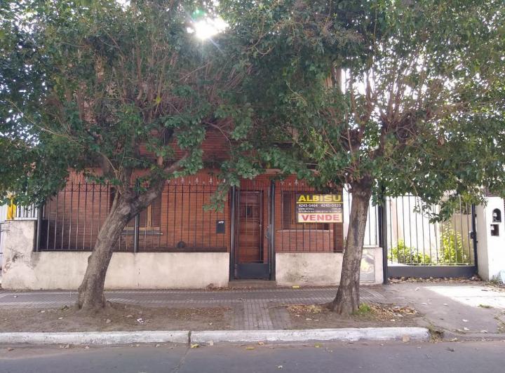 Casa · 212m² · 5 Ambientes · 3 Cocheras