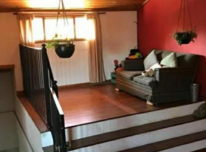 Casa · 250m² · 6 Ambientes · 3 Cocheras