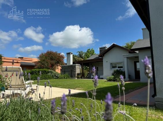 Casa · 175m² · 5 Ambientes · 1 Cochera