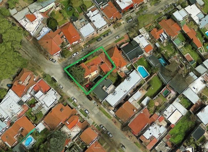 Casa · 222m² · 7 Ambientes · 2 Cocheras