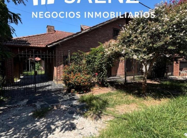 Casa · 180m² · 5 Ambientes · 1 Cochera