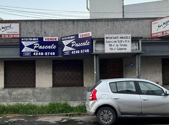 Casa · 750m² · 18 Ambientes · 3 Cocheras