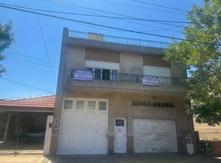 Casa · 250m² · 7 Ambientes · 3 Cocheras