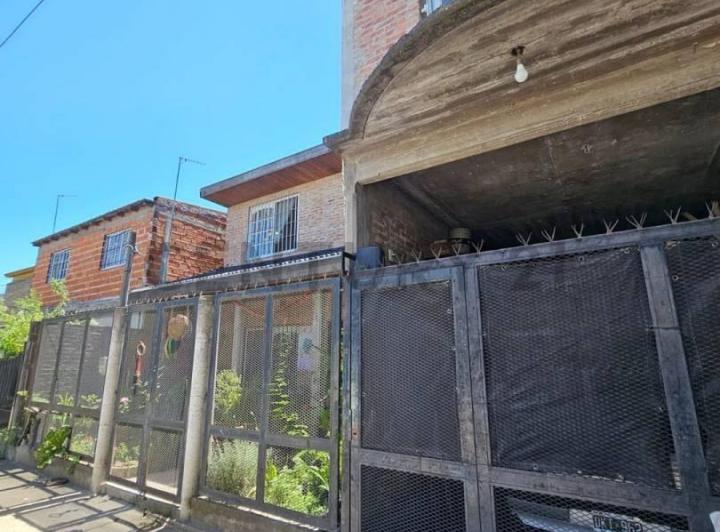 Casa · 200m² · 6 Ambientes · 1 Cochera