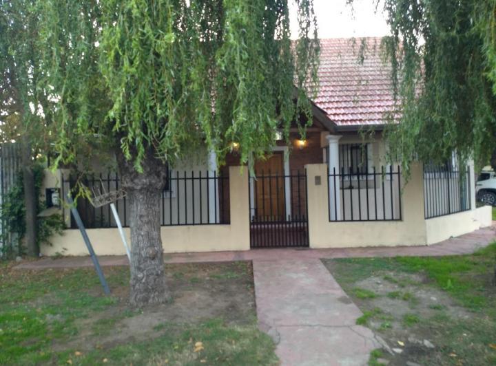 Casa · 250m² · 6 Ambientes · 1 Cochera