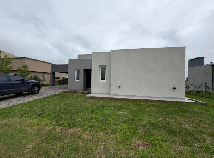 Casa · 170m² · 5 Ambientes · 1 Cochera