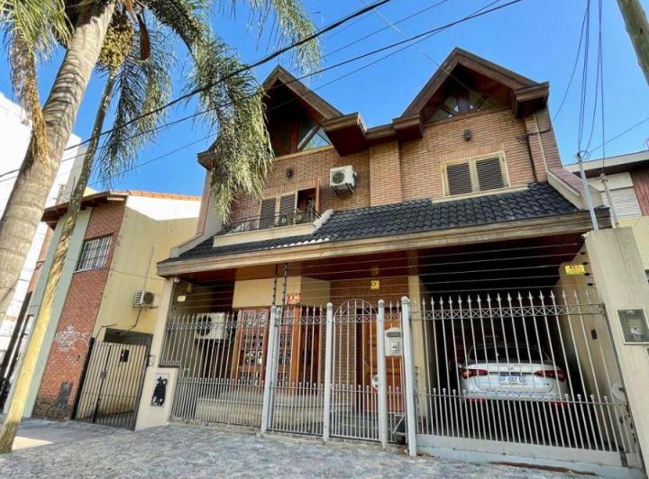 Casa · 300m² · 5 Ambientes