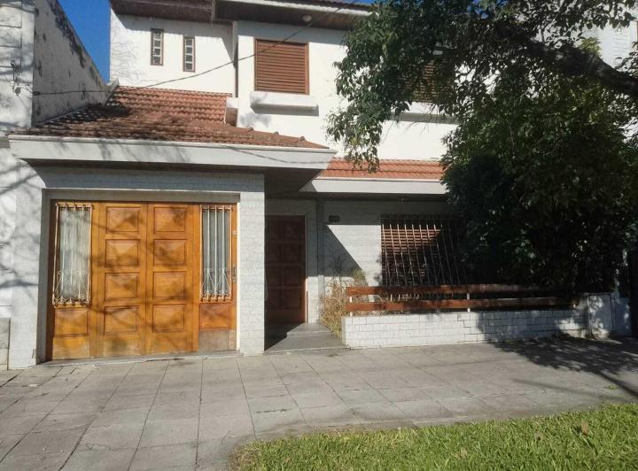 Casa · 178m² · 5 Ambientes · 1 Cochera