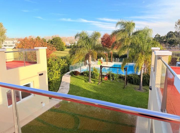 Casa · 350m² · 5 Ambientes · 1 Cochera