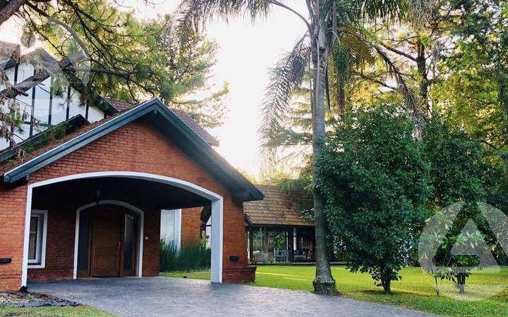 Casa · 400m² · 6 Ambientes