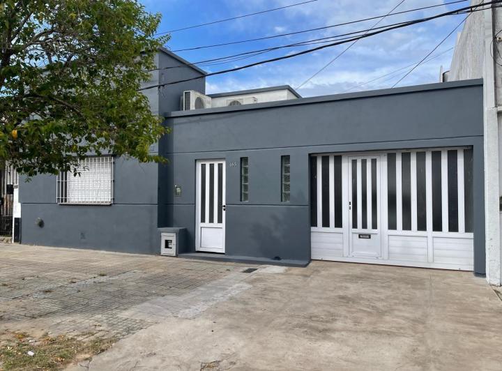 Casa · 20m² · 4 Ambientes · 3 Cocheras