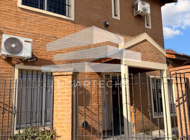 Casa · 170m² · 7 Ambientes · 3 Cocheras
