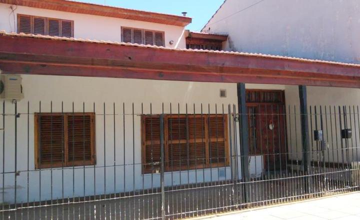 Casa · 127m² · 5 Ambientes · 1 Cochera