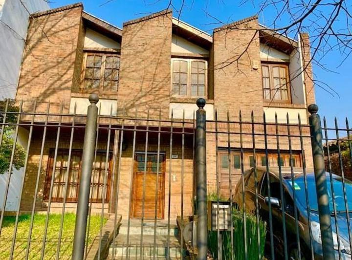 Casa · 198m² · 5 Ambientes · 1 Cochera