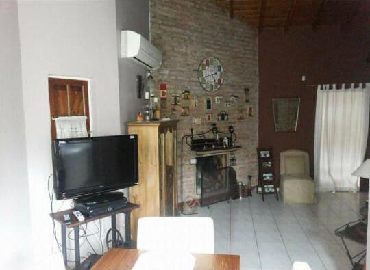 Casa · 180m² · 5 Ambientes · 2 Cocheras