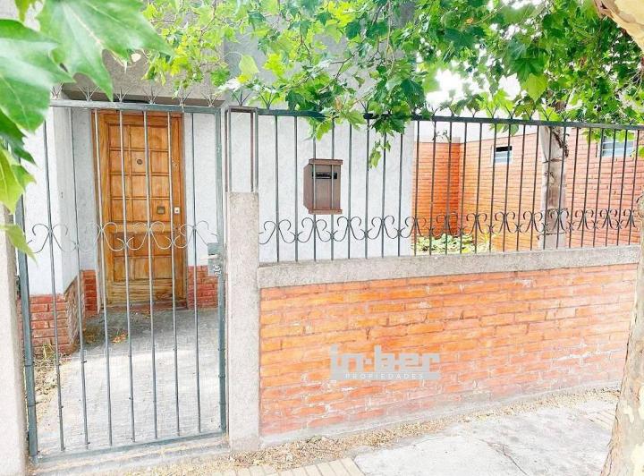 Casa · 150m² · 6 Ambientes · 1 Cochera