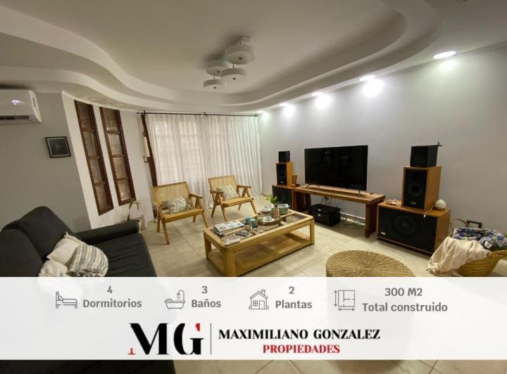 Casa · 300m² · 6 Ambientes · 1 Cochera