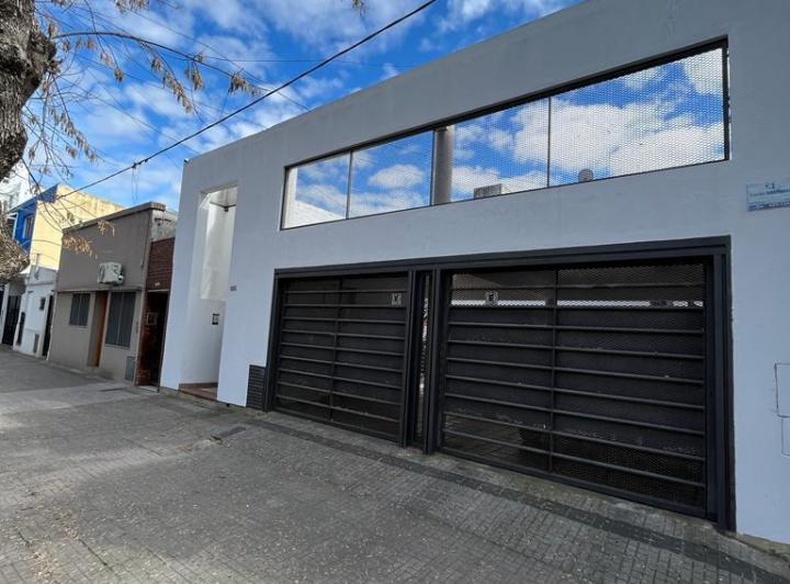 Casa · 405m² · 11 Ambientes · 2 Cocheras