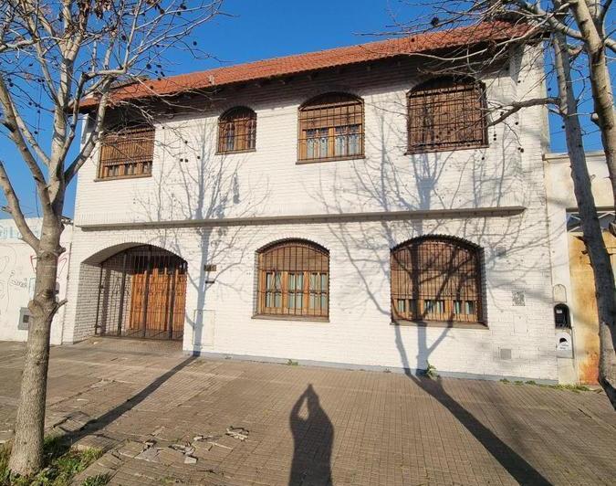 Casa · 230m² · 4 Dormitorios