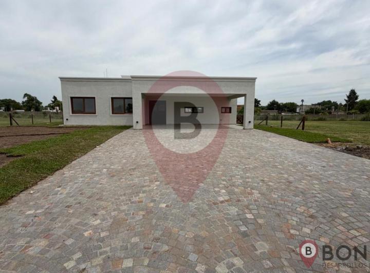 Casa · 208m² · 5 Ambientes · 4 Cocheras