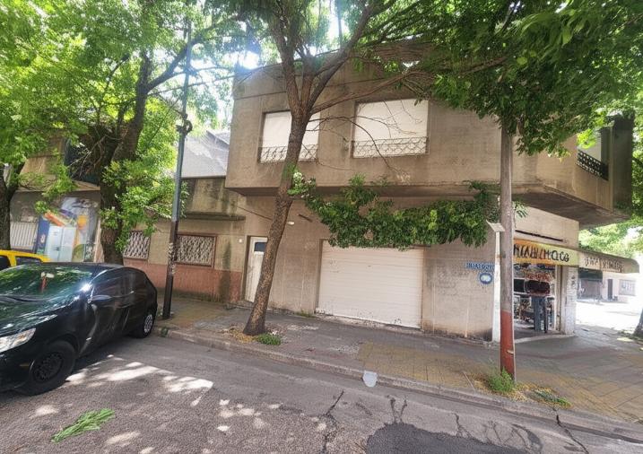 Casa · 187m² · 7 Ambientes · 1 Cochera