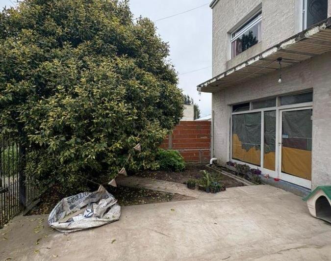 Casa · 244m² · 6 Ambientes · 2 Cocheras