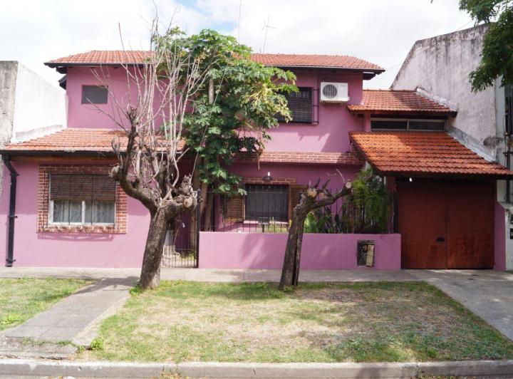 Casa · 117m² · 7 Ambientes · 1 Cochera