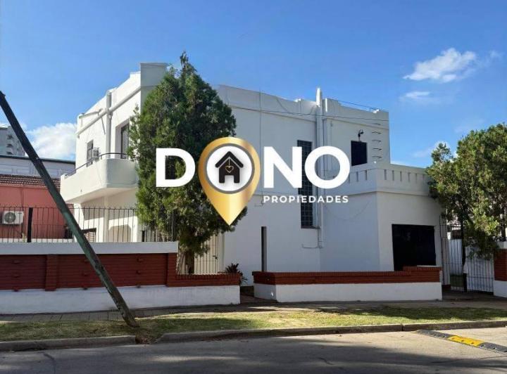 Casa · 209m² · 5 Ambientes · 1 Cochera