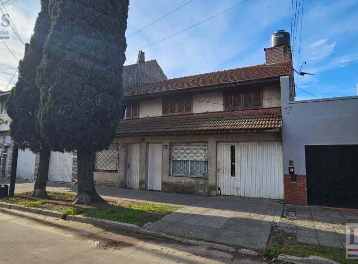 Casa · 292m² · 5 Ambientes · 10 Cocheras