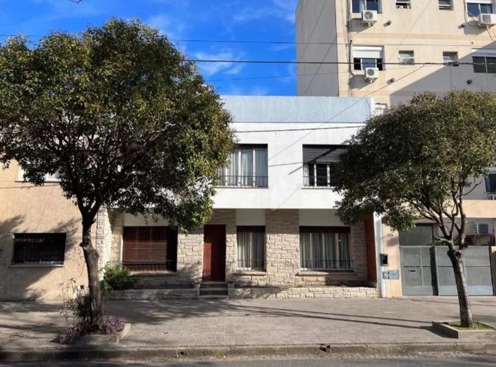 Casa · 181m² · 5 Ambientes · 1 Cochera