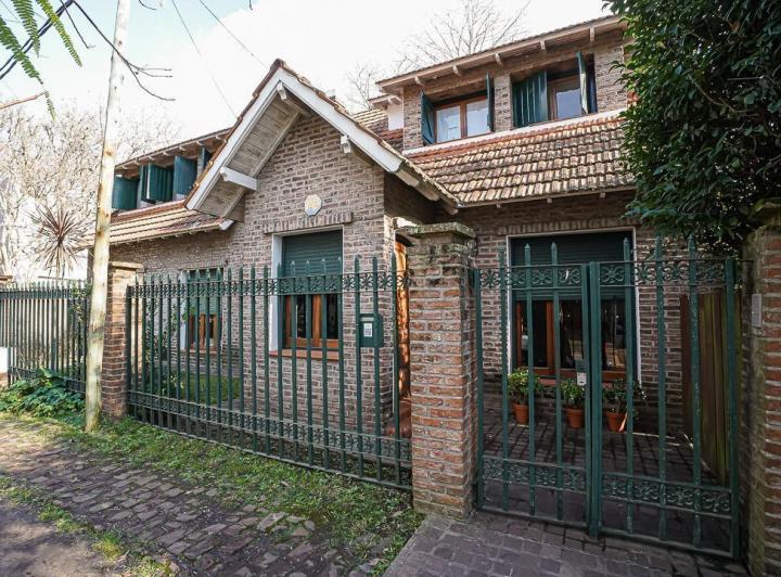 Casa · 254m² · 7 Ambientes · 1 Cochera