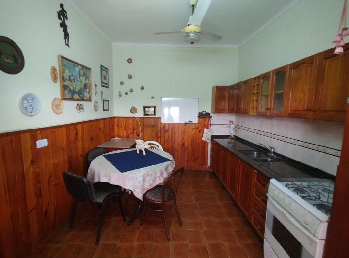 Casa · 206m² · 4 Ambientes · 1 Cochera