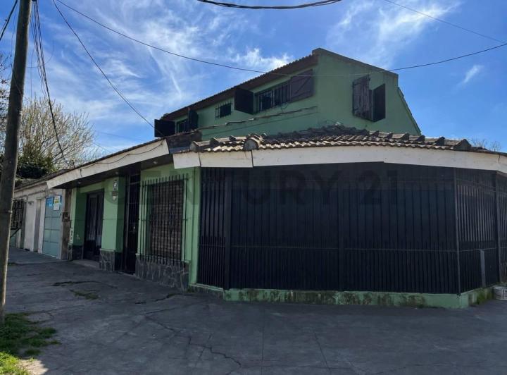 Casa · 126m² · 5 Ambientes · 2 Cocheras