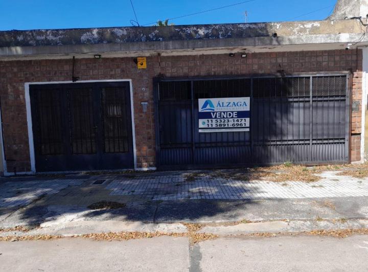 Casa · 250m² · 4 Ambientes · 2 Cocheras