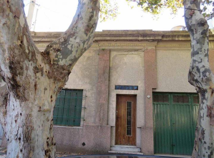 Casa · 180m² · 5 Ambientes · 1 Cochera