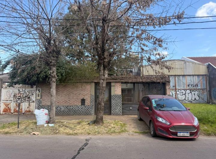 Casa · 158m² · 5 Ambientes · 1 Cochera