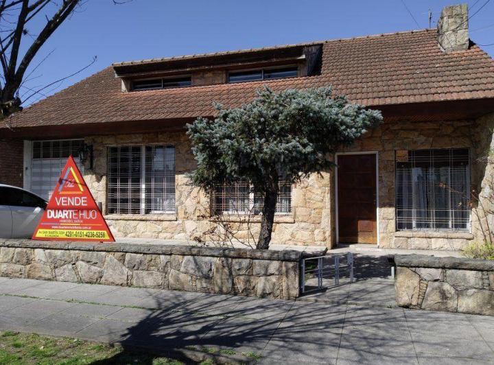 Casa · 150m² · 5 Ambientes · 1 Cochera