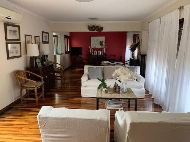 Casa · 185m² · 5 Ambientes · 1 Cochera