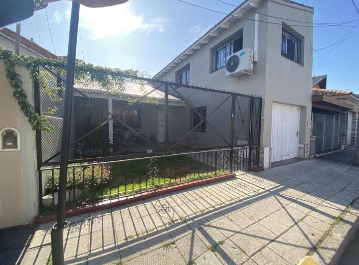 Casa · 203m² · 5 Ambientes · 1 Cochera
