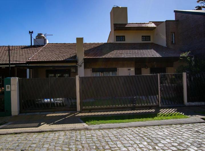 Casa · 130m² · 5 Ambientes · 1 Cochera
