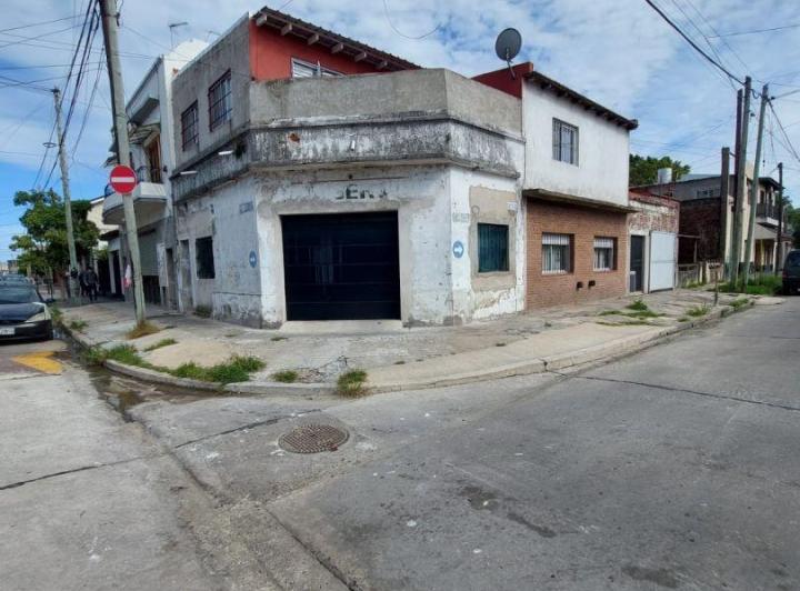 Casa · 165m² · 7 Ambientes · 1 Cochera