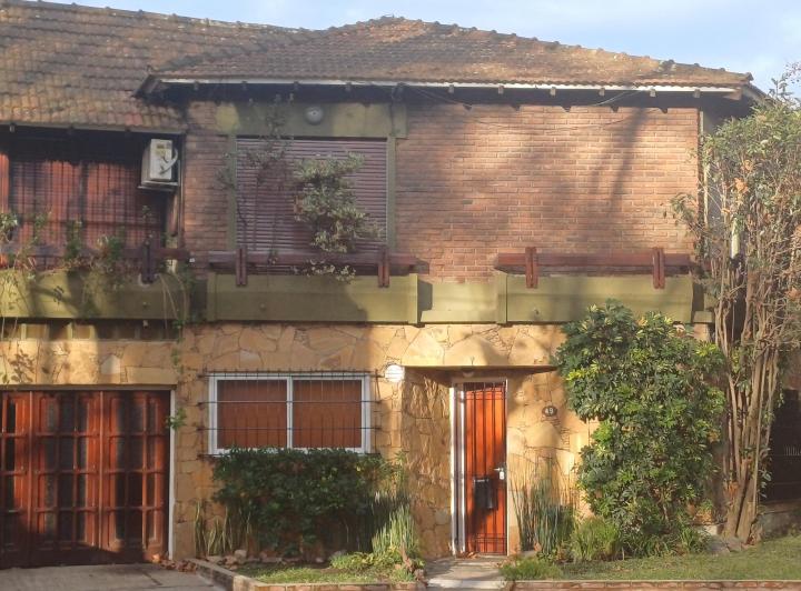 Casa · 250m² · 6 Ambientes · 1 Cochera