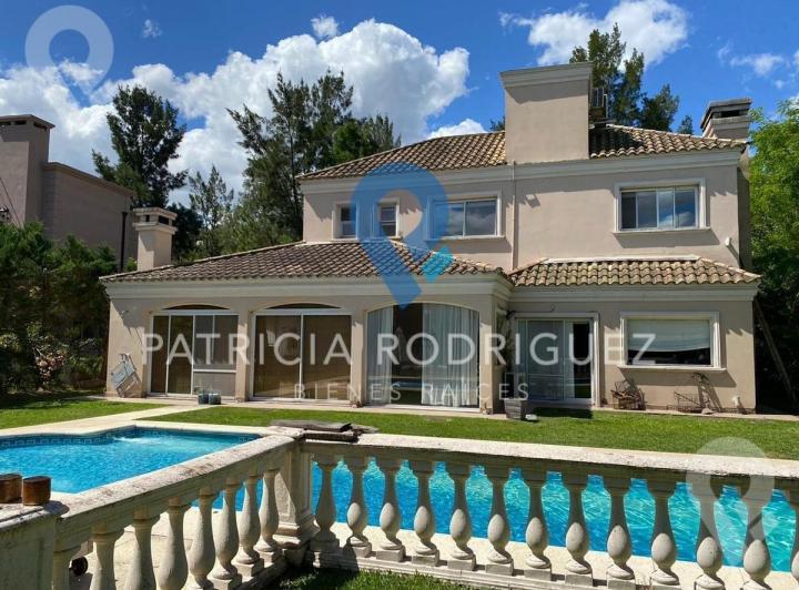 Casa · 225m² · 5 Ambientes