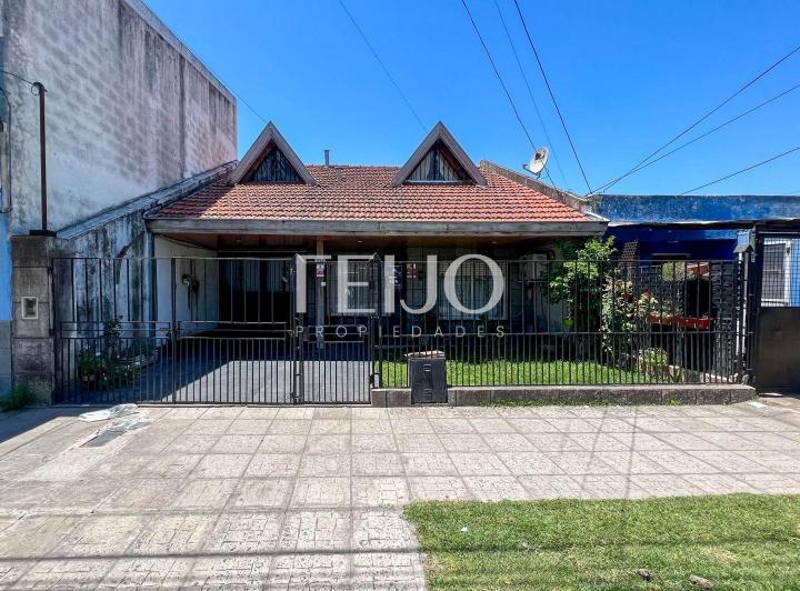 Casa · 80m² · 5 Ambientes · 1 Cochera