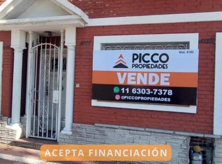 Casa · 310m² · 6 Ambientes · 2 Cocheras