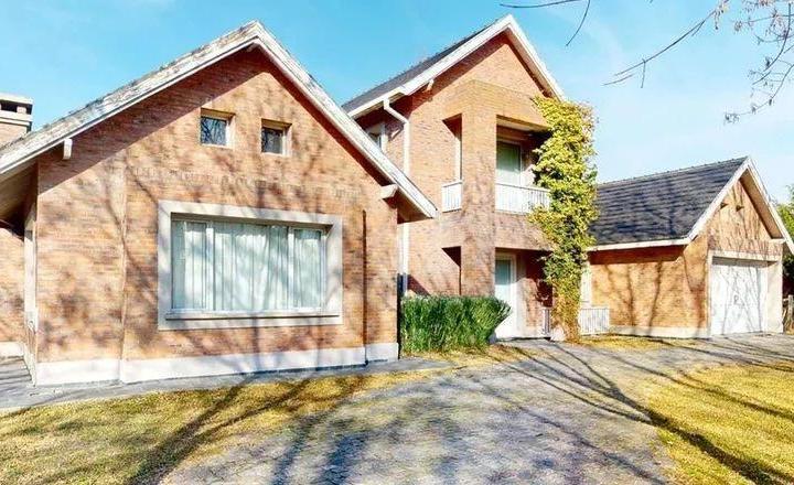 Casa · 310m² · 5 Ambientes