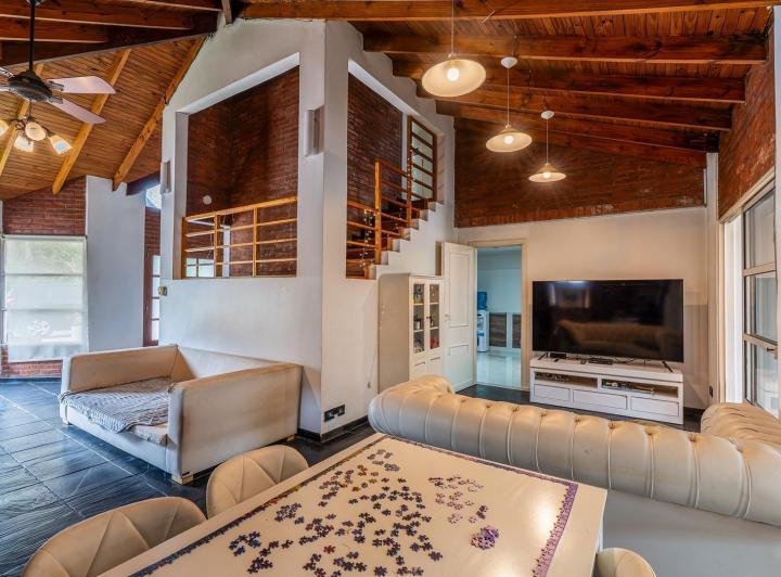 Casa · 165m² · 5 Ambientes · 2 Cocheras