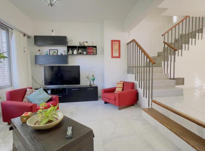 Casa · 154m² · 5 Ambientes · 6 Cocheras